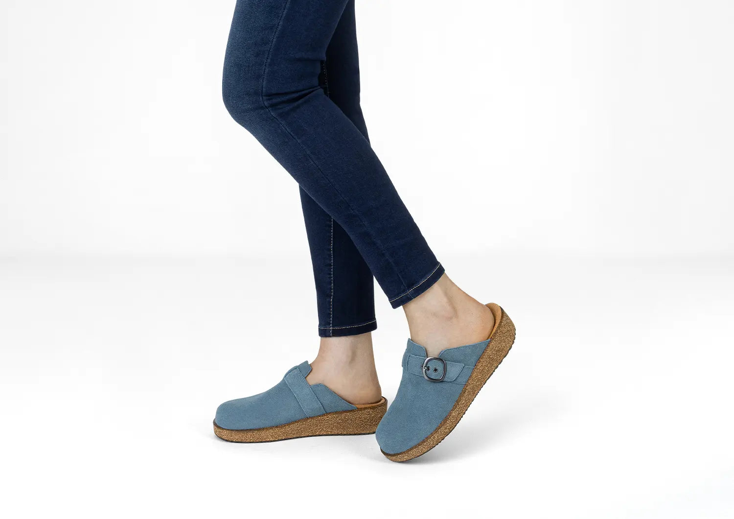 Lifestyle_1500x1060_Casey_PowderBlue.jpg