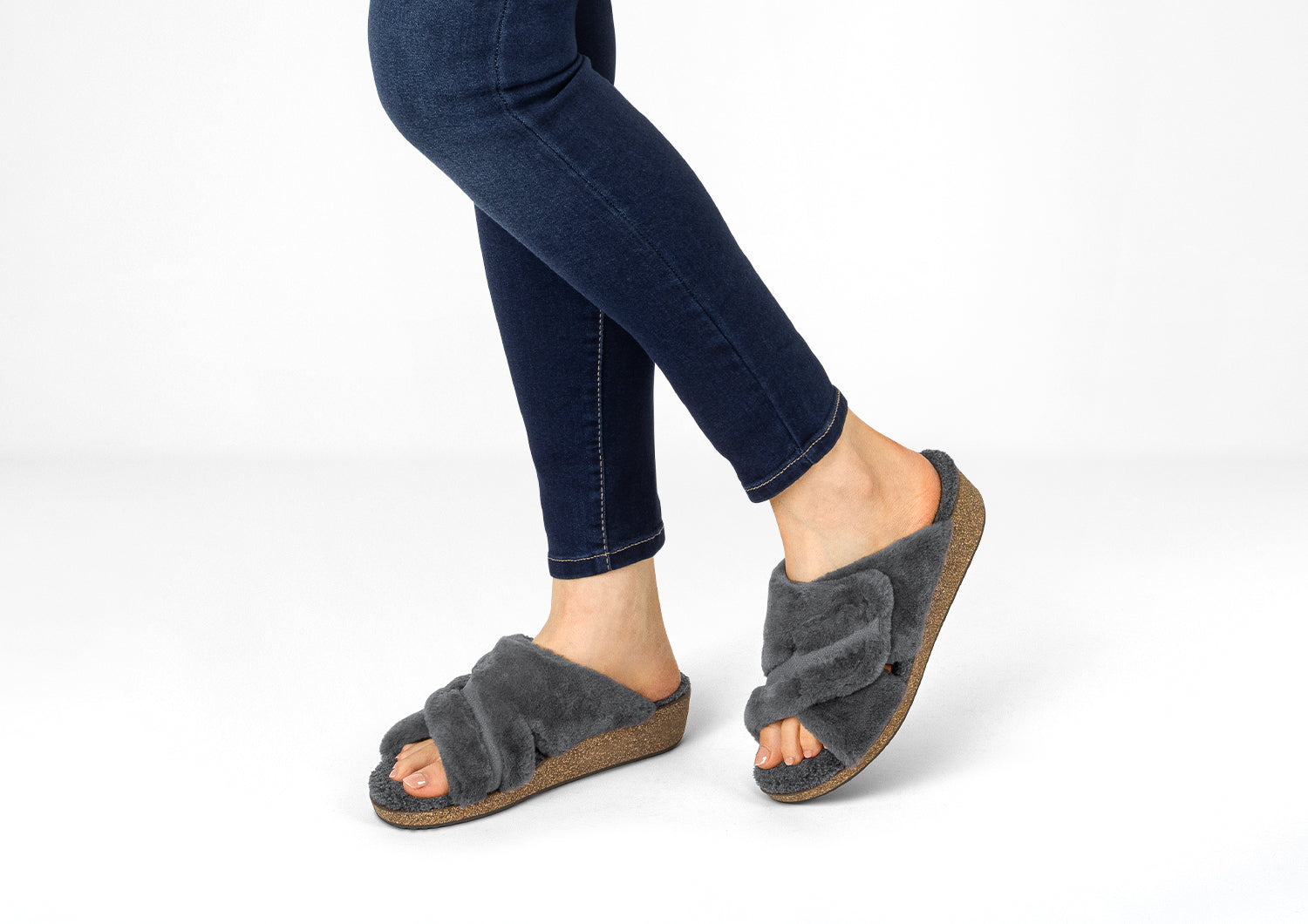 Lifestyle_1500x1060_Celine_Gray.jpg