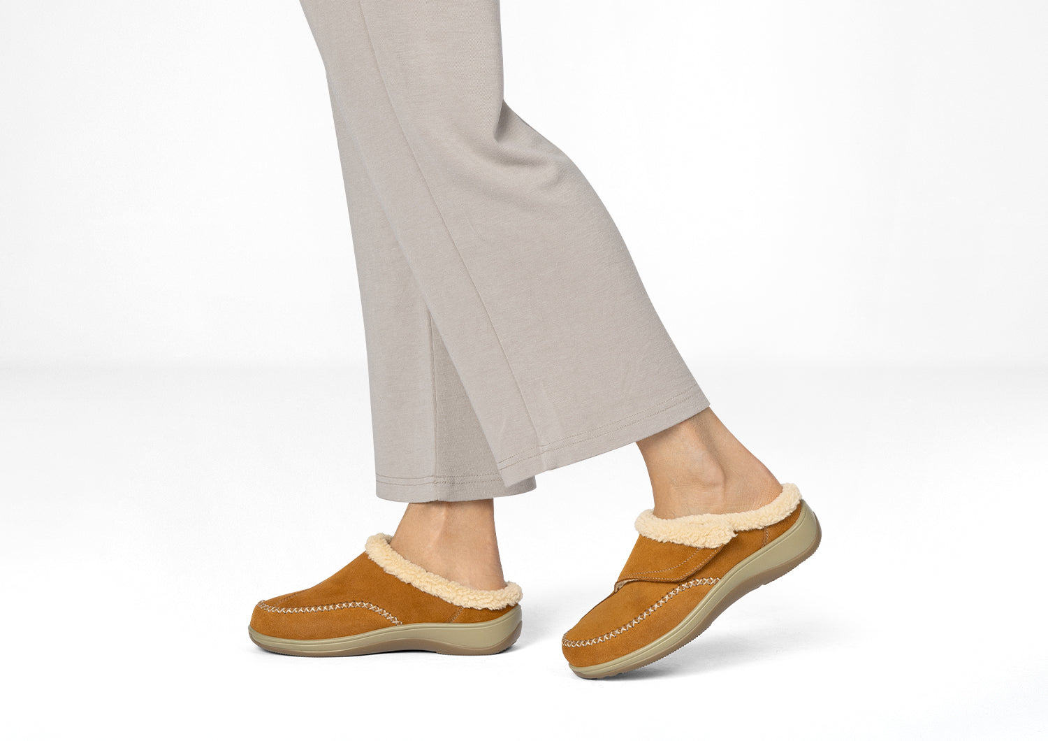 Lifestyle_1500x1060_Charlotte_Camel_2.jpg