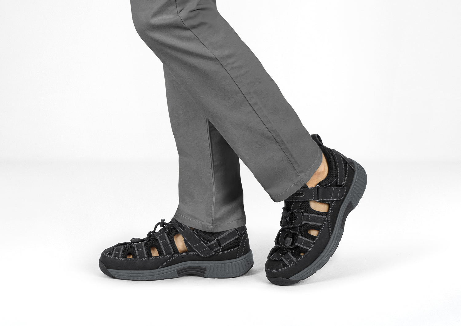 Lifestyle_1500x1060_Clearwater_Black.jpg