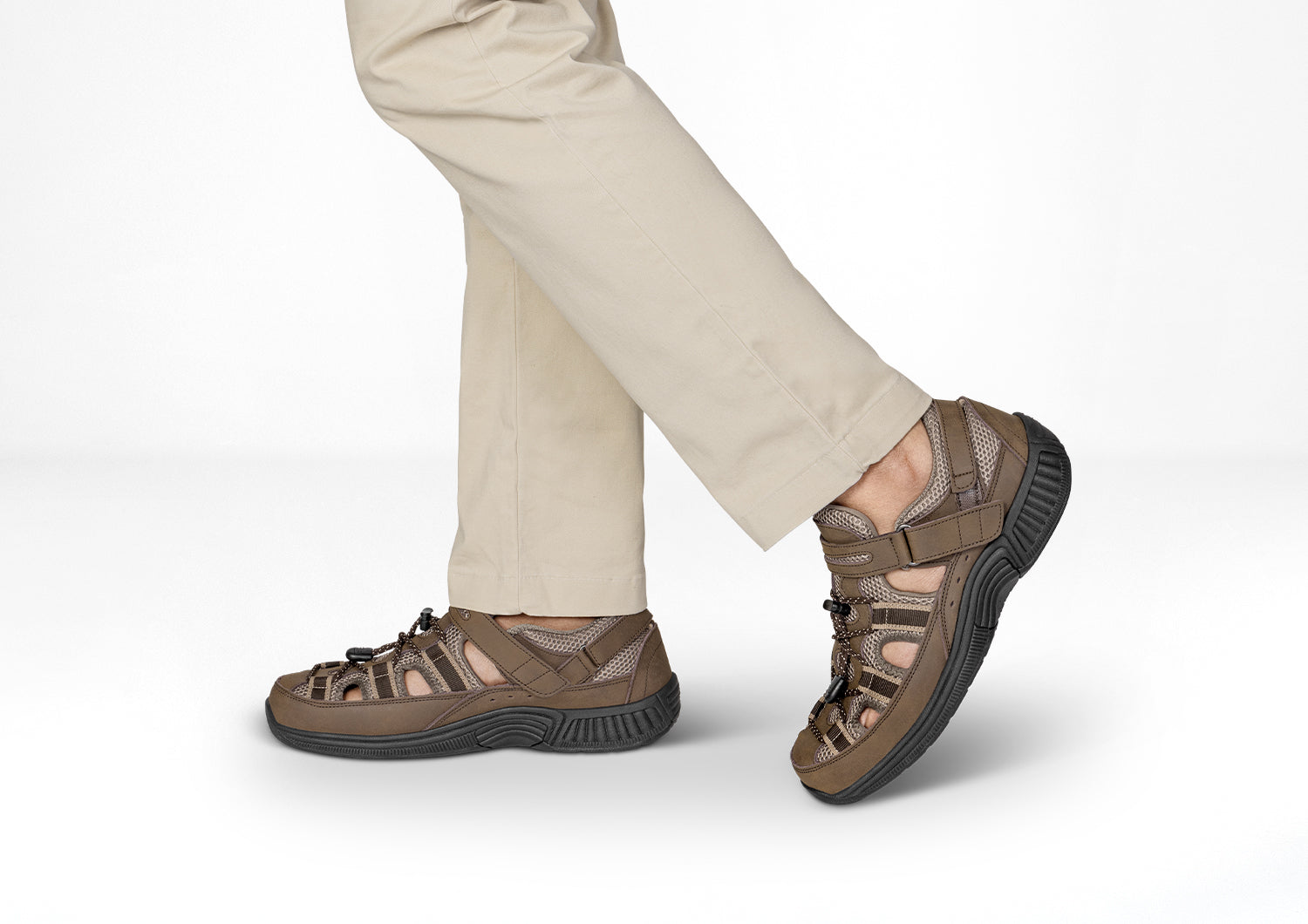 Lifestyle_1500x1060_Clearwater_Brown_1.jpg