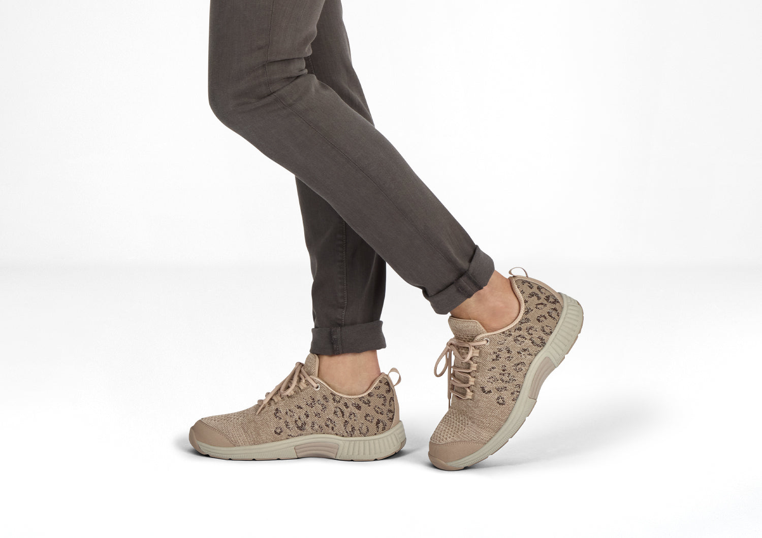 Lifestyle_1500x1060_Coral_Leopard_Beige.jpg