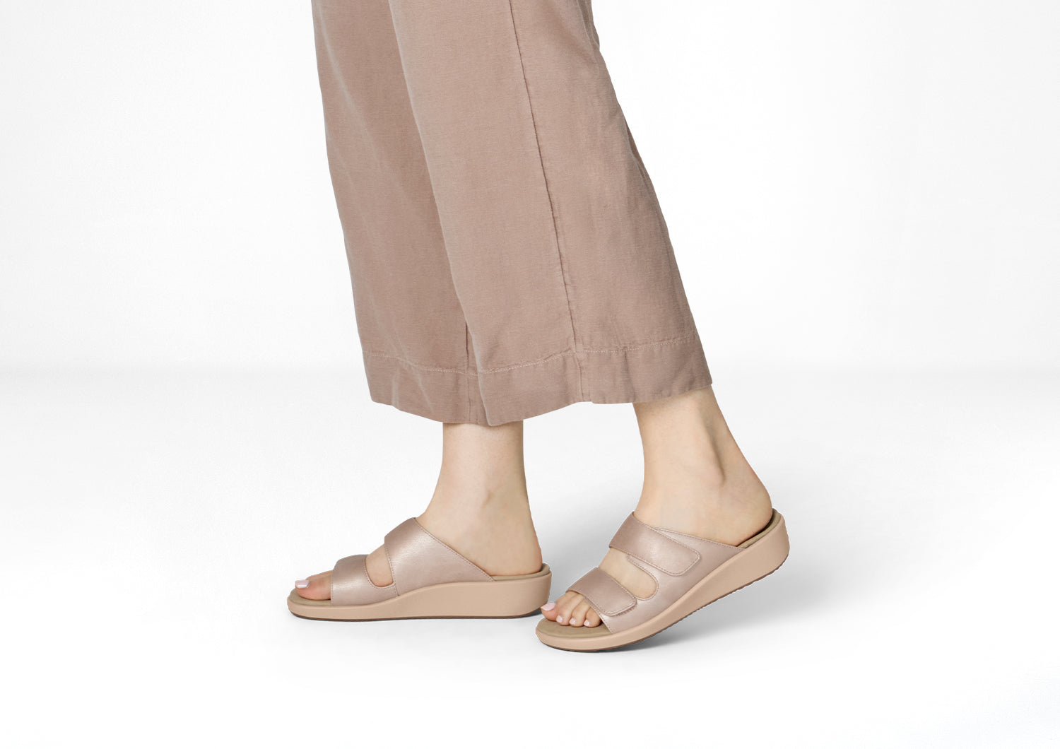 Lifestyle_1500x1060_Cruz_Dusty-Rose.jpg