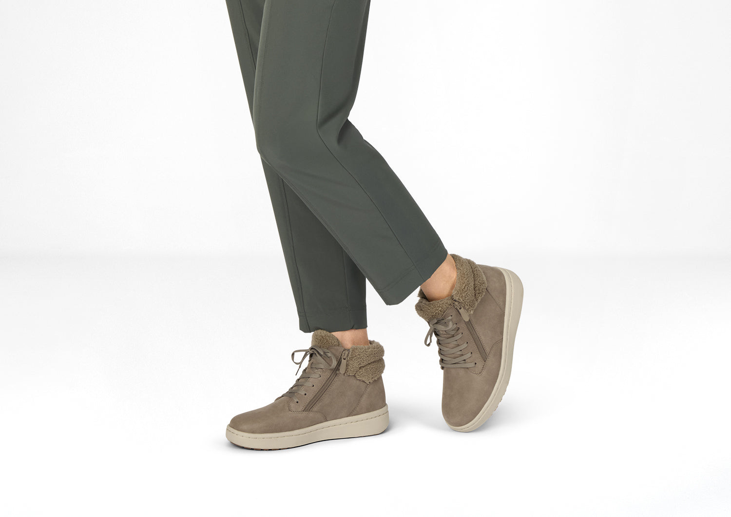 Lifestyle_1500x1060_Elin_Taupe.jpg