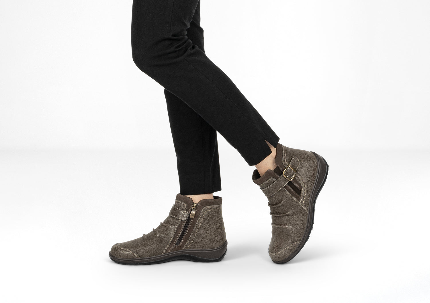 Lifestyle_1500x1060_Heidi_Taupe.jpg