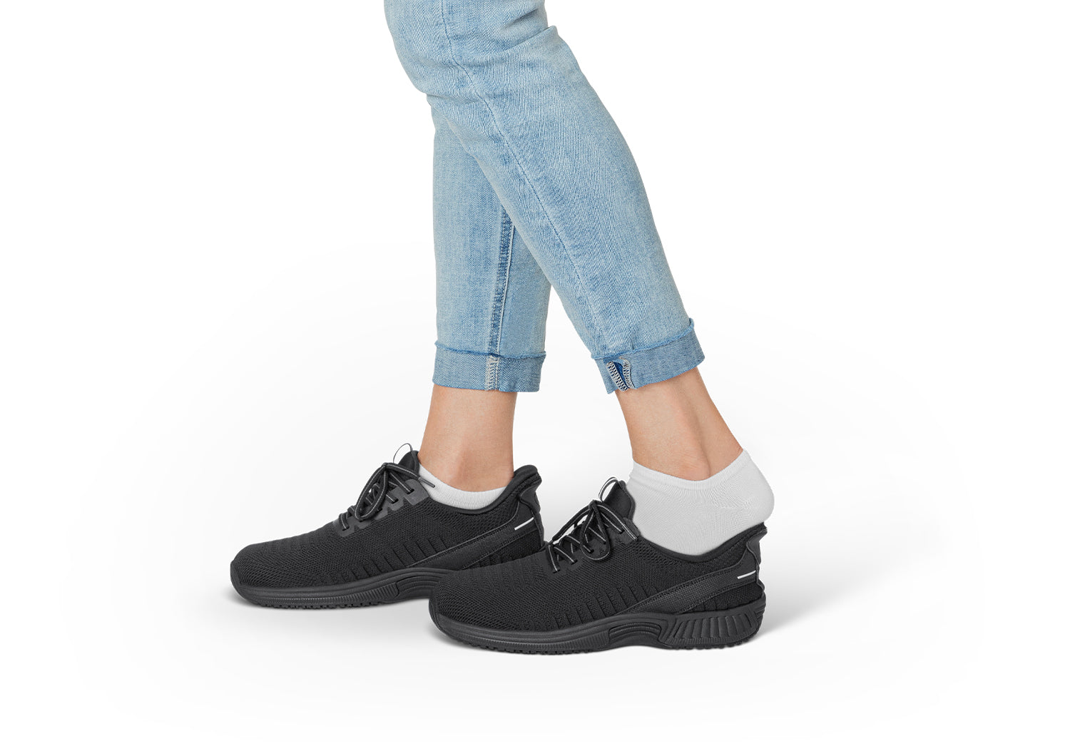 Lifestyle_1500x1060_Kita_Black_Black_Step.jpg