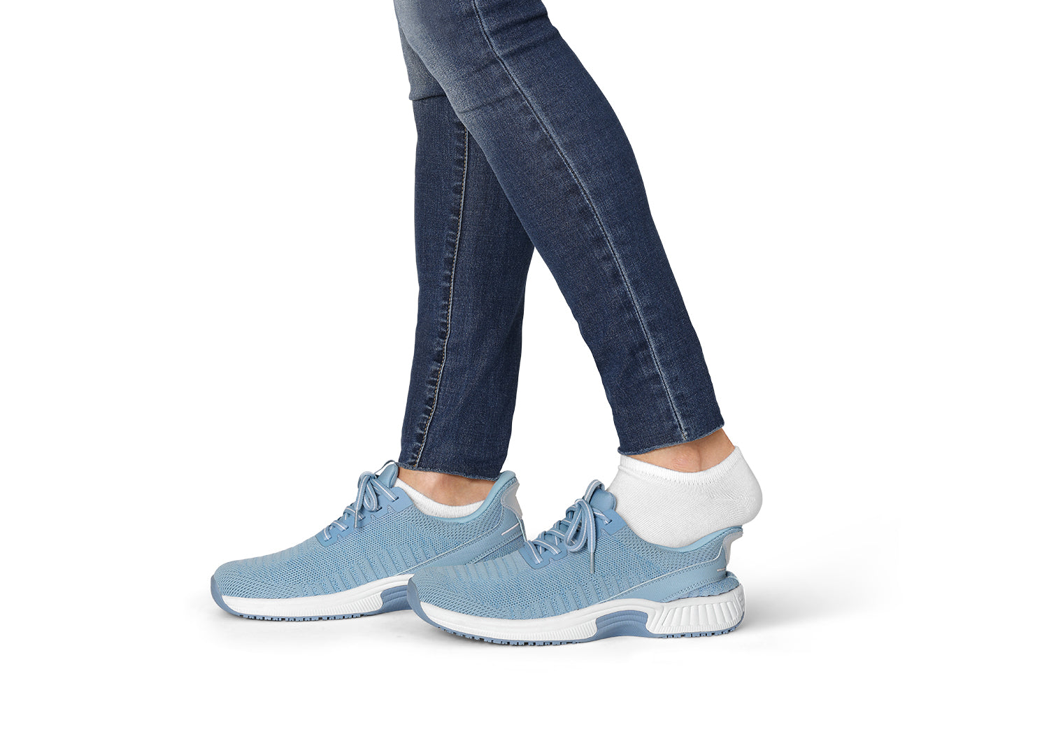 Lifestyle_1500x1060_Kita_Blue_Step.jpg