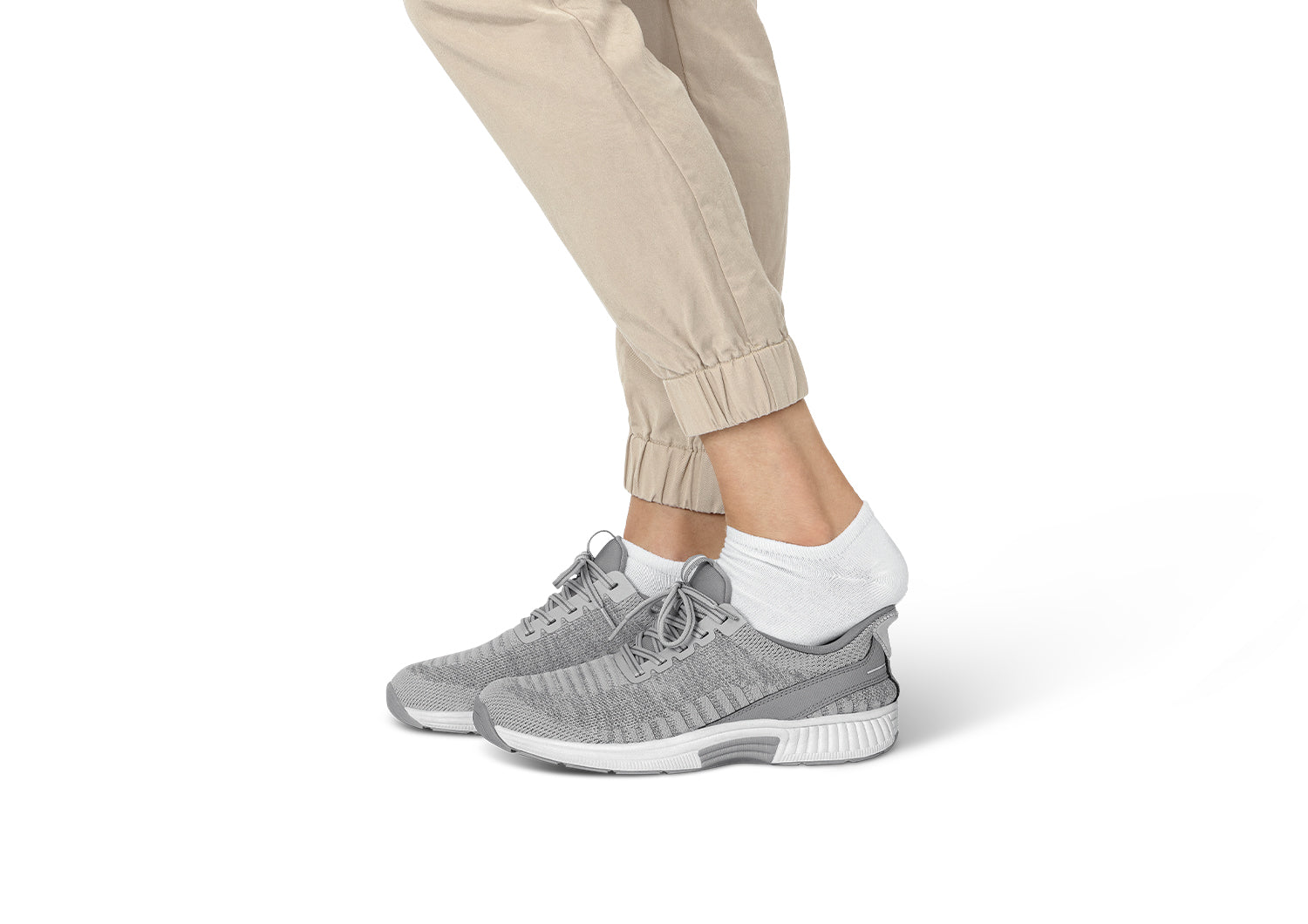 Lifestyle_1500x1060_Kita_Gray_Step.jpg