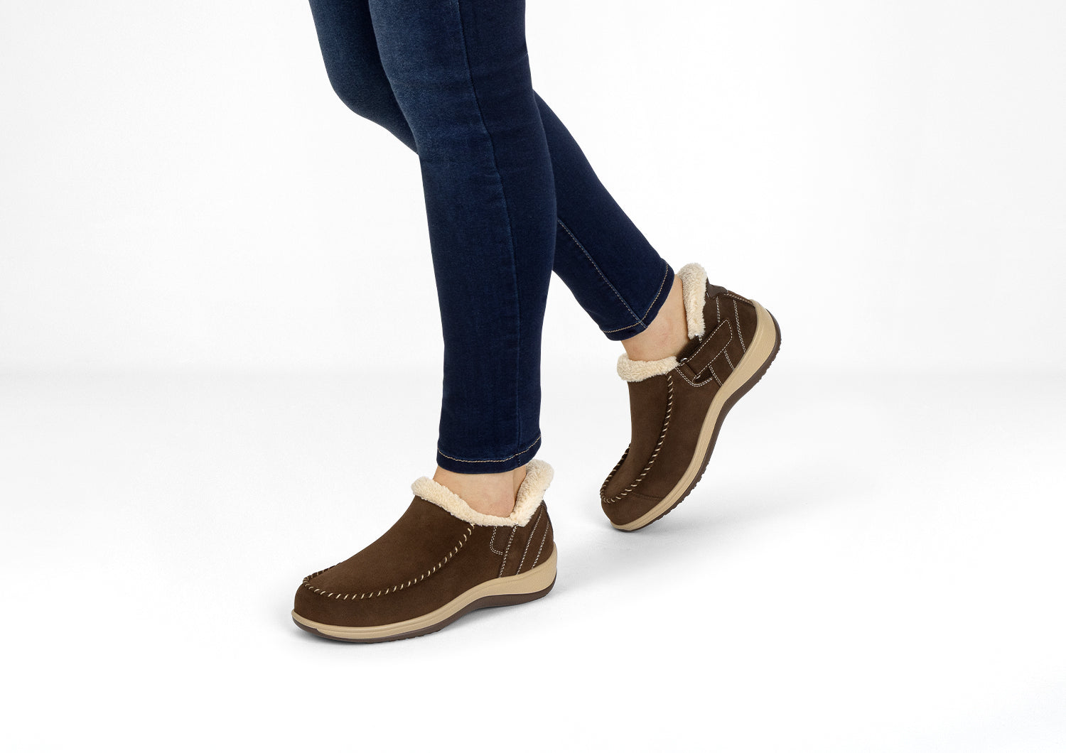 Lifestyle_1500x1060_Lorin_Brown_Suede.jpg