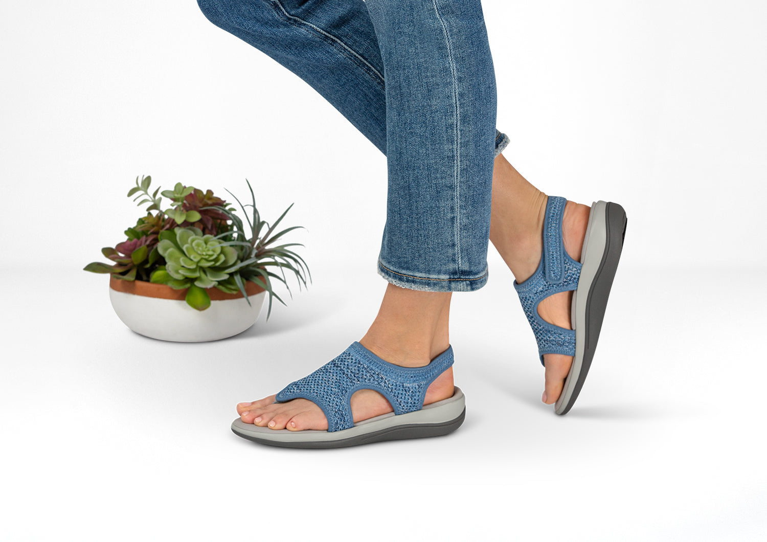 Lifestyle_1500x1060_Lyra_Blue_6fb24808-e1eb-4d73-bdbf-0415206a28f3.jpg