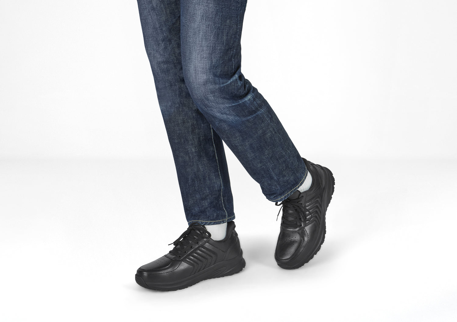 Lifestyle_1500x1060_Navigate_Black.jpg