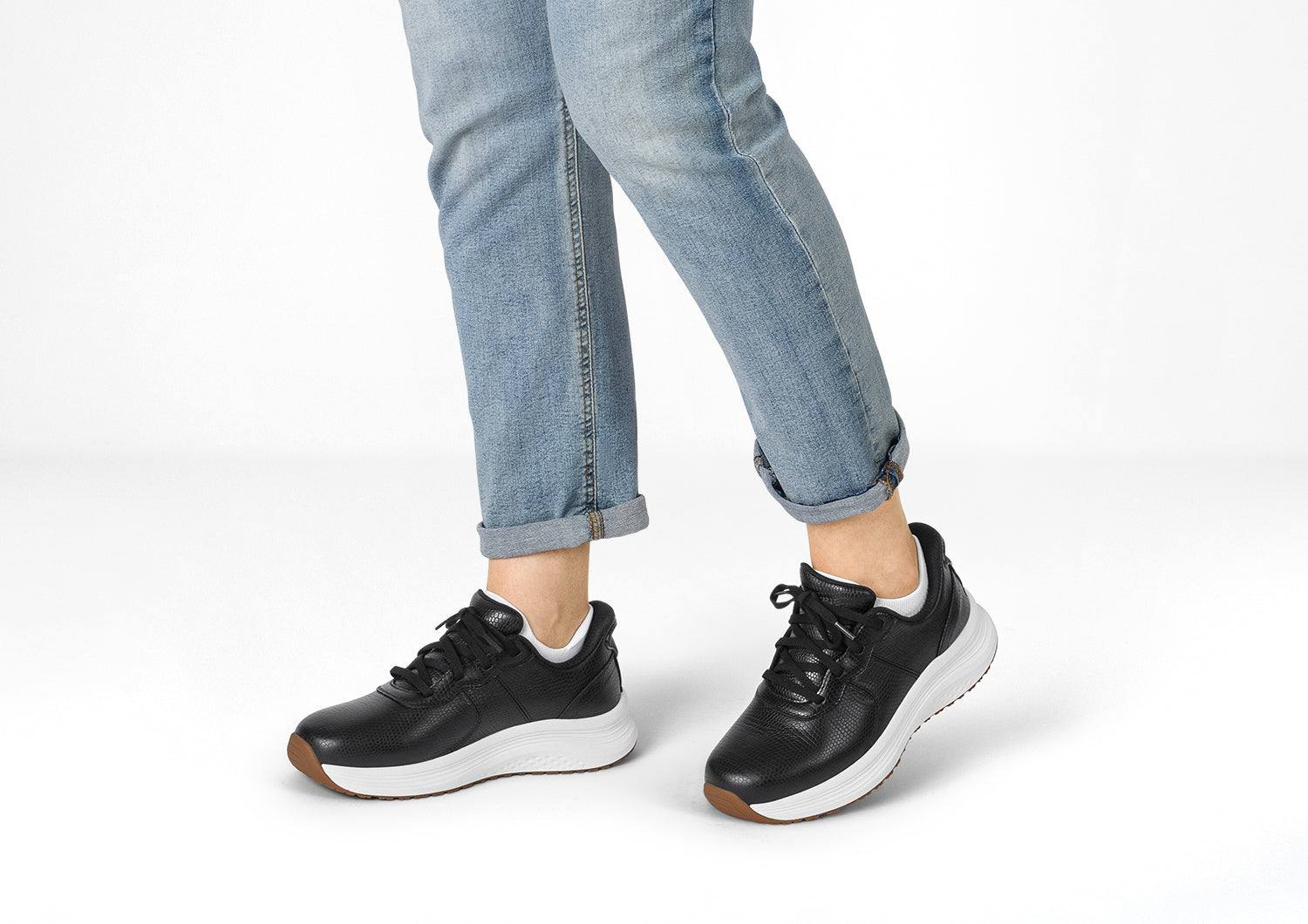 Lifestyle_1500x1060_Stride_Black.jpg
