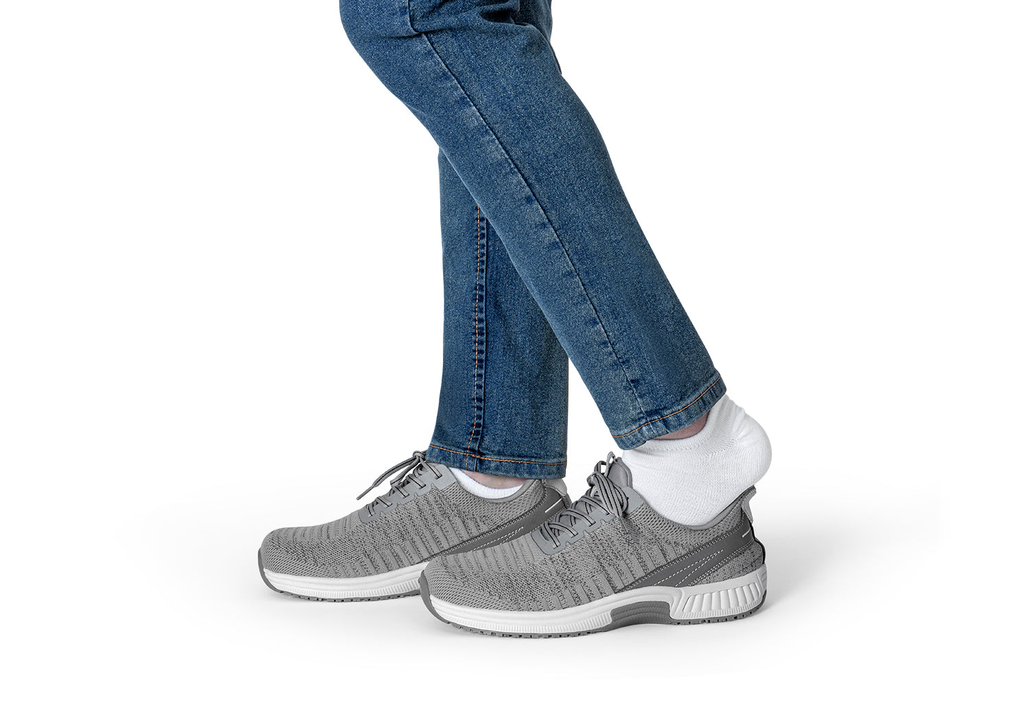 Lifestyle_1500x1060_Yari_Gray_Step.jpg