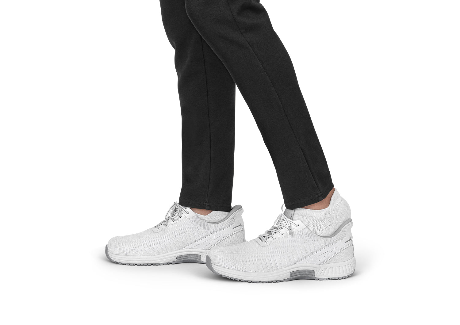 Lifestyle_1500x1060_Yari_White_Step.jpg