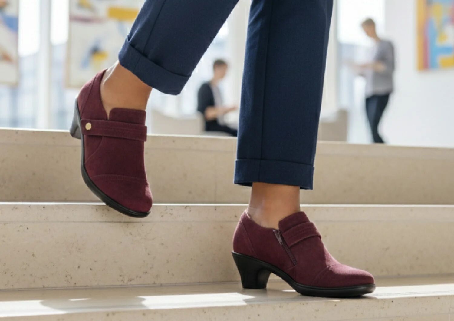 OTF_WebAsset_1500x1060_Eva_80247_Merlot_LS_01_01_0226_-_Website_-_Product_Usage_33194e9a-705d-46b9-9db4-17899feaf8d7.jpg