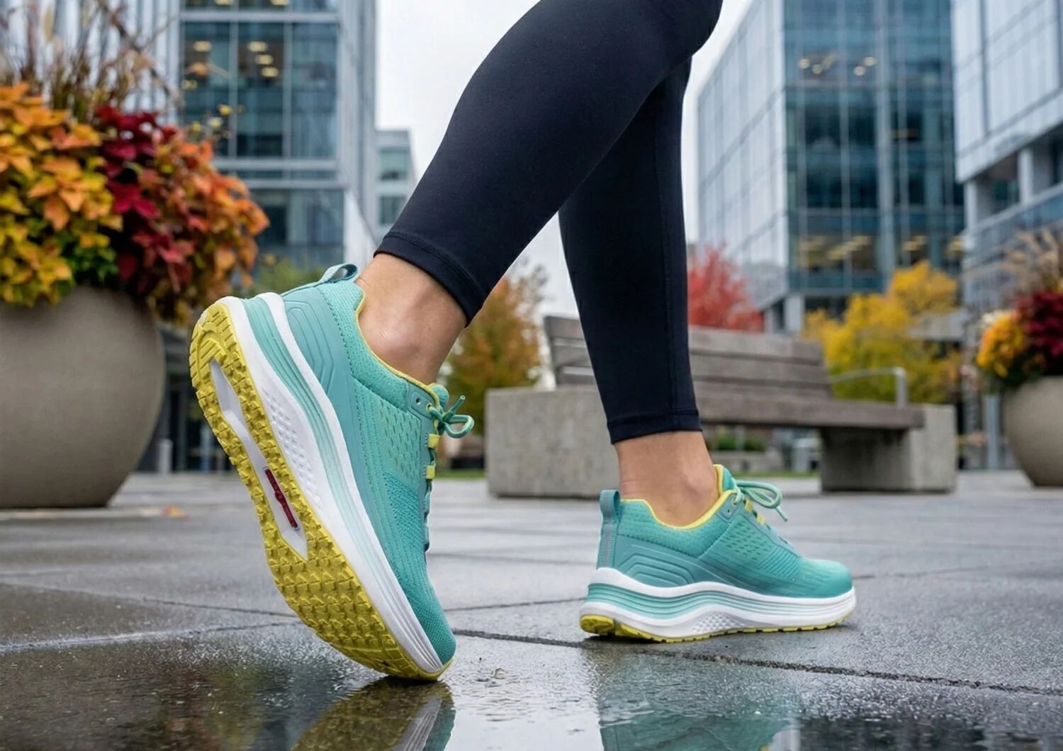 OTF_WebAsset_1500x1060_Relay_87003_TurquoiseYellow_LS_01_02_0126_-_Website_-_Product_Usage_e554a7bf-9eca-4c95-8823-5d753c9f745c.jpg