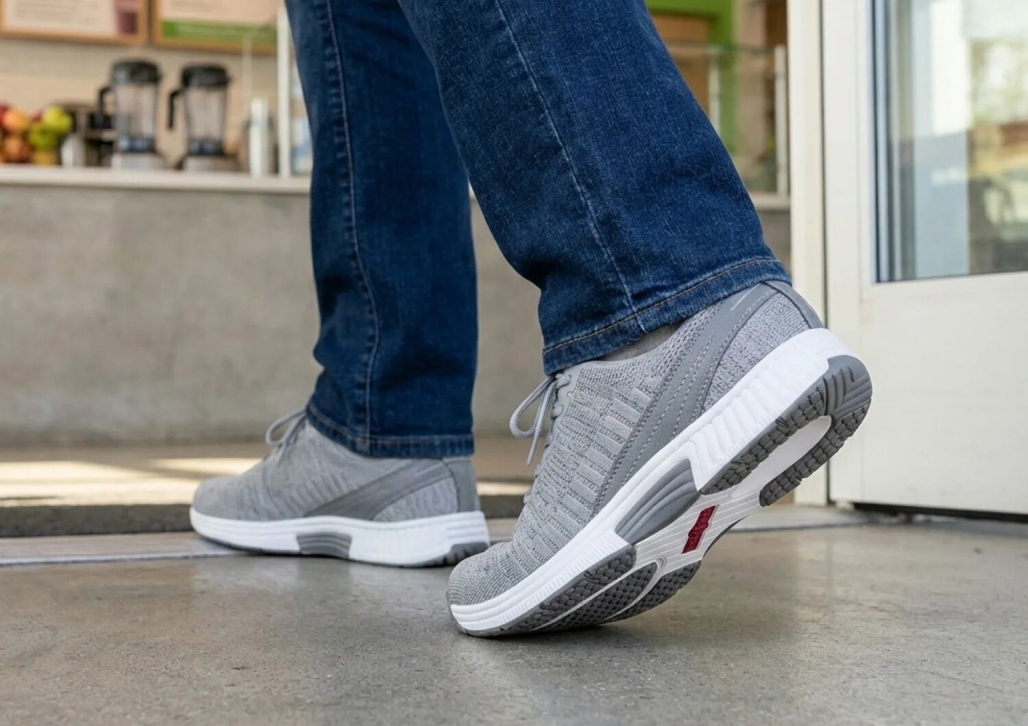 OTF_WebAsset_1500x1060_Yari_20013_Gray_LS_01_01_0226_-_Website_-_Product_Usage_80fa6290-0e91-419b-aee5-03ad9afaf698.jpg