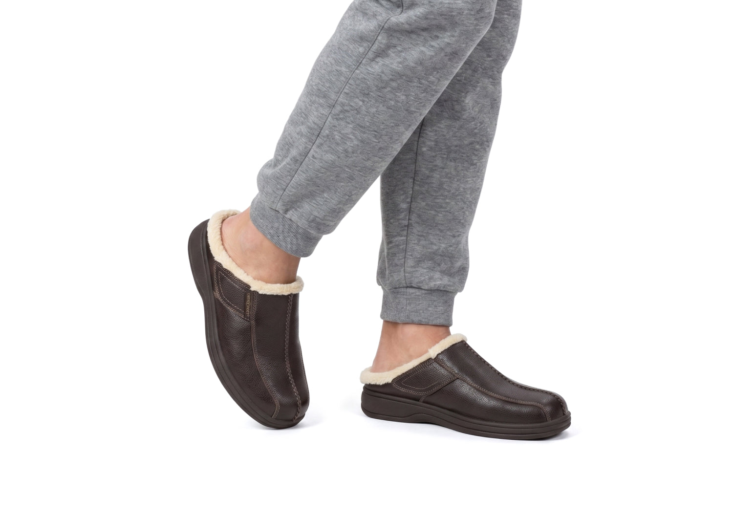 OTF_WebAsset_Lifestyle_Asheville_S335_BrownCream_LS_01_01_0726.jpg
