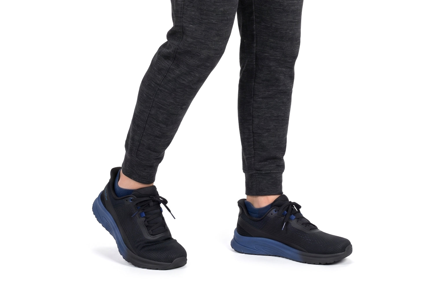 OTF_WebAsset_Lifestyle_Dash_28202_BlackBlue_LS_01_01_0726.jpg