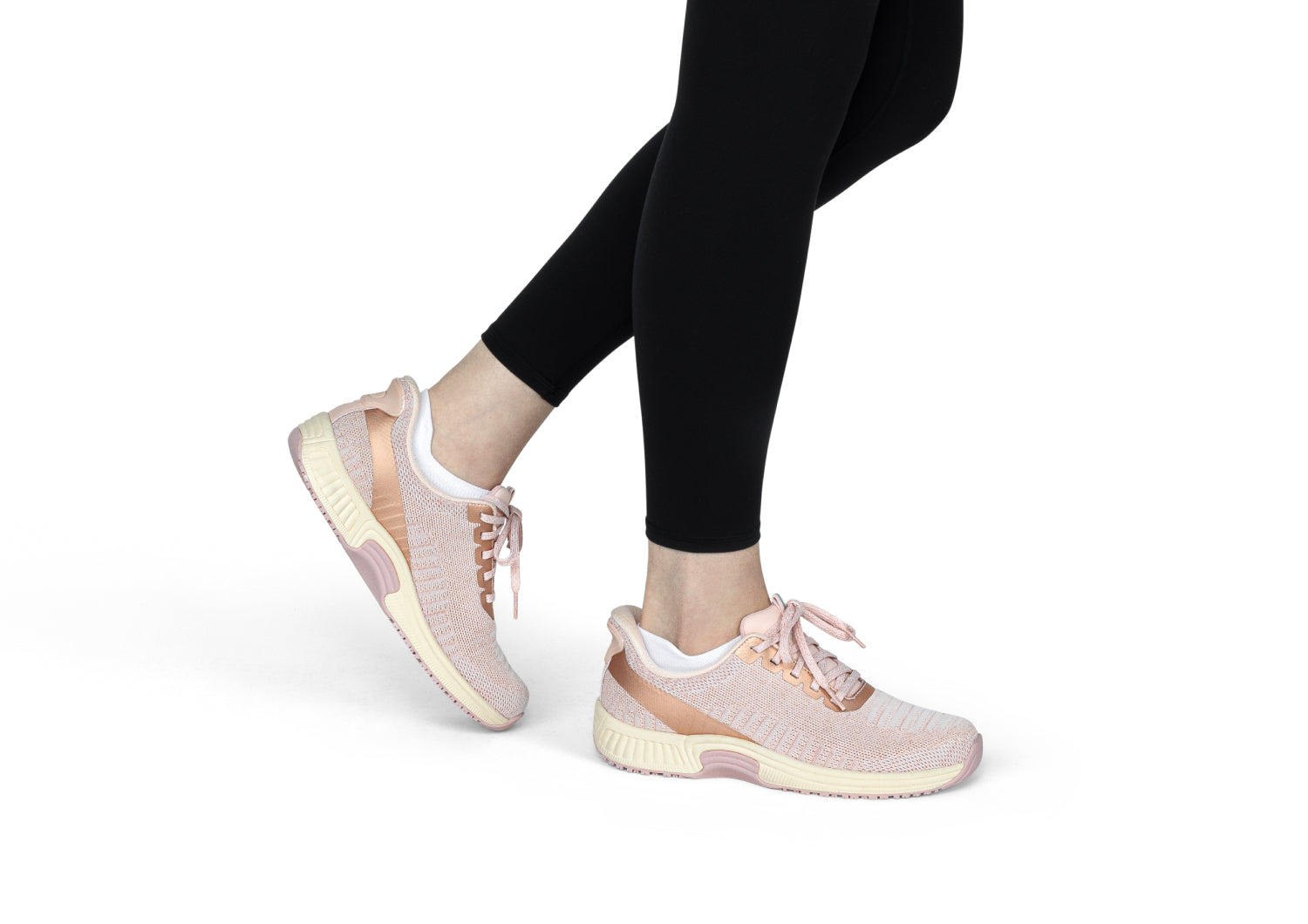 OTF_WebAsset_Lifestyle_Kita_80038_RoseGold_00_01.jpg