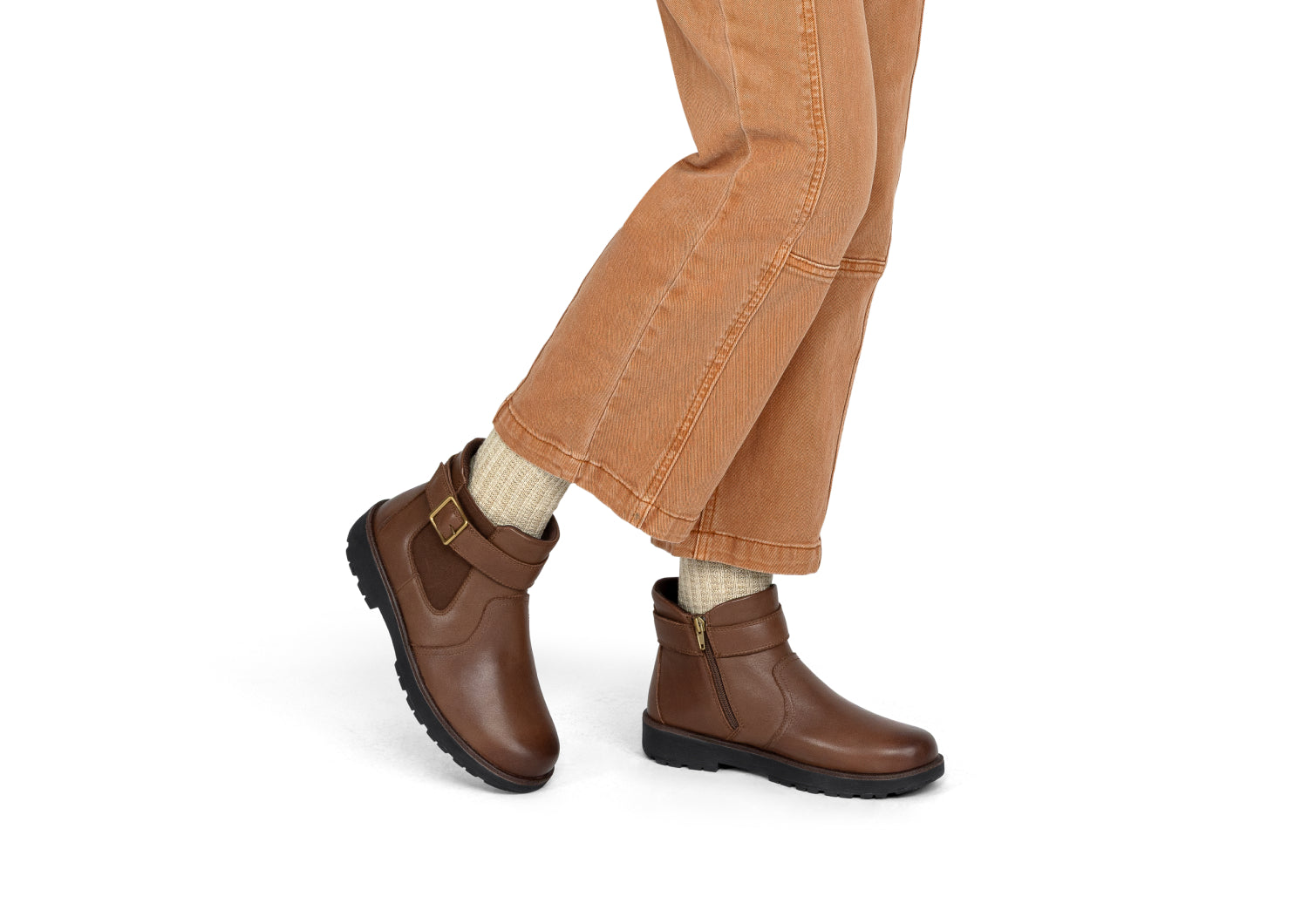OTF_WebAsset_Lifestyle_Scarlett_93003_Brown_00_01.jpg
